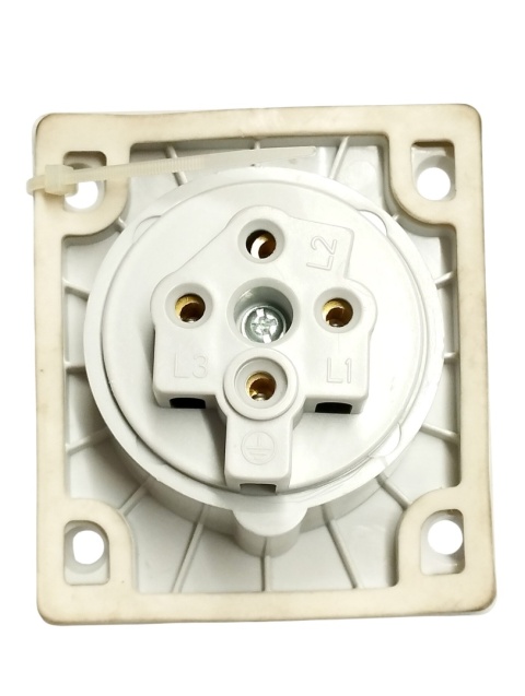 GNIAZDO SIŁOWE TABLICOWE SKOŚNE IEN 1643 TYP 16A 4p IP54