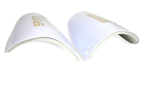 Ochraniacze piłkarskie SPORTS - lekkie, amortyzacja EVA 3 kolory M 16x7,5cm