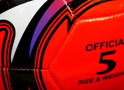 Piłka nożna 32 panele treningowa rekreacja wytrzymała mix kolorów rozmiar 5